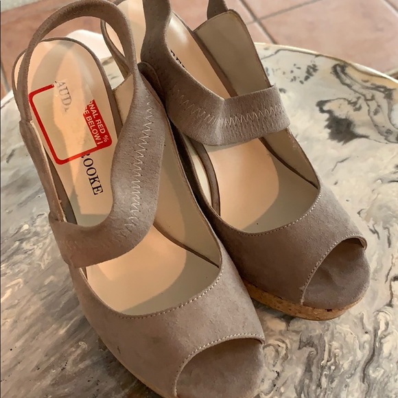 Audrey Brooke Kate wedge. - Picture 2 of 6